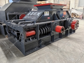 800x600型對輥破碎午夜黄色网發貨 河卵石製砂